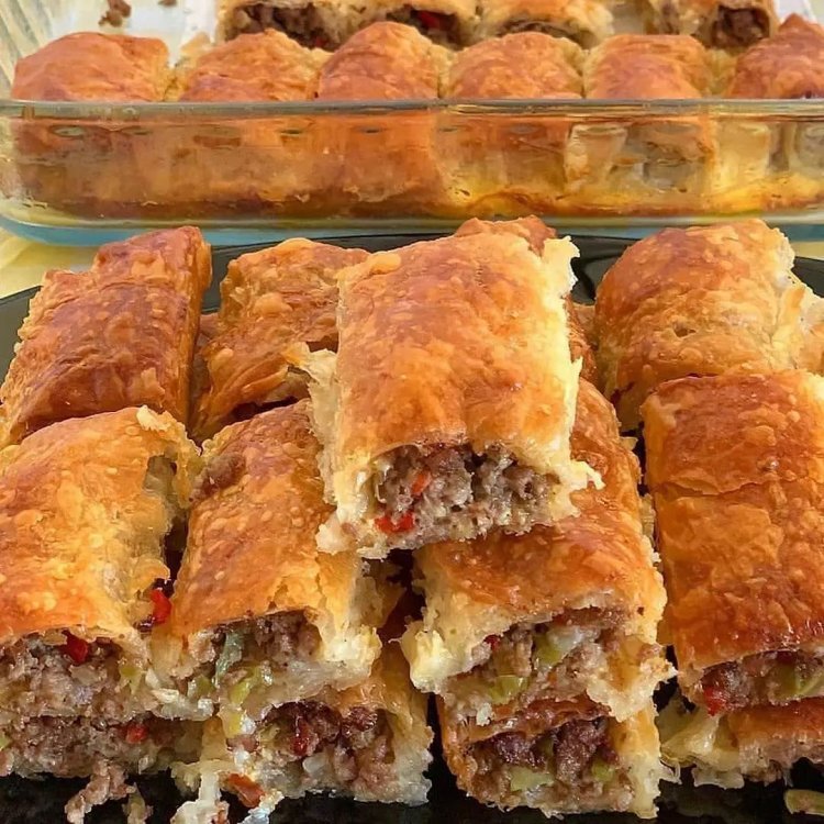 Baklava Yufkasından Kıymalı Börek